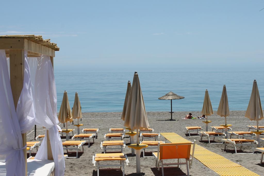La Terrazza Sul Mare Apartment Letojanni Exterior foto
